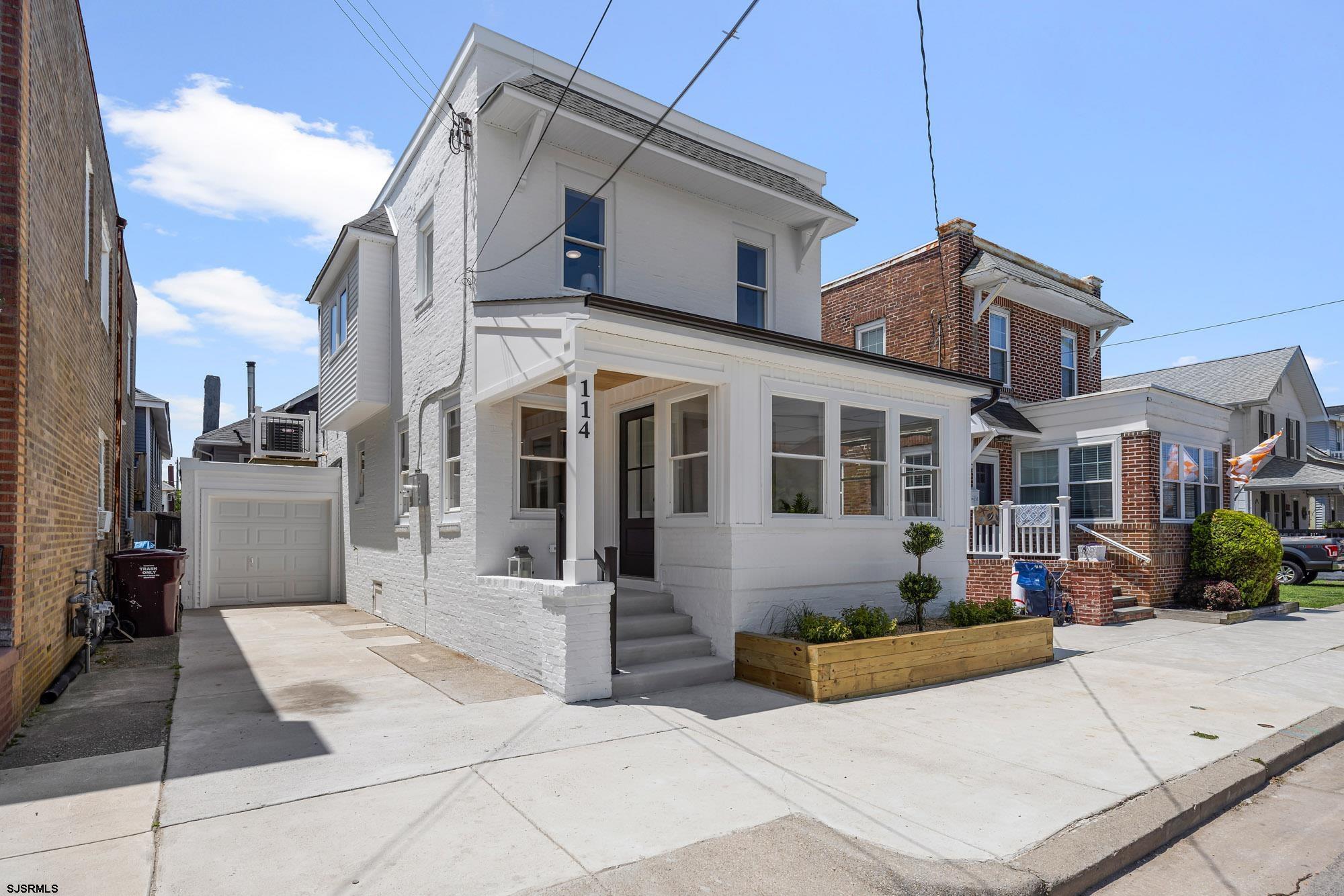 114 N Avolyn Ave
