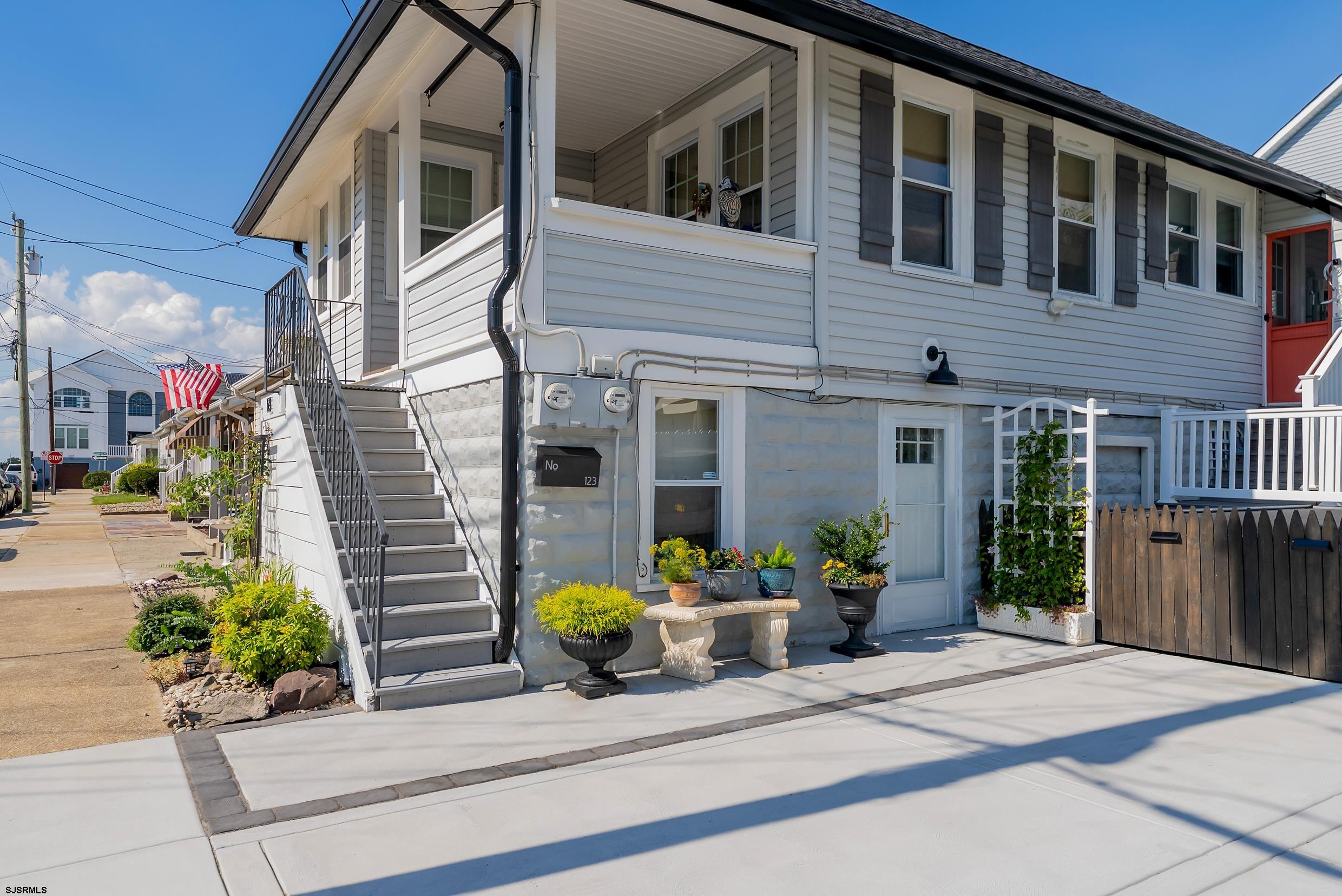 123 N Avolyn Ave