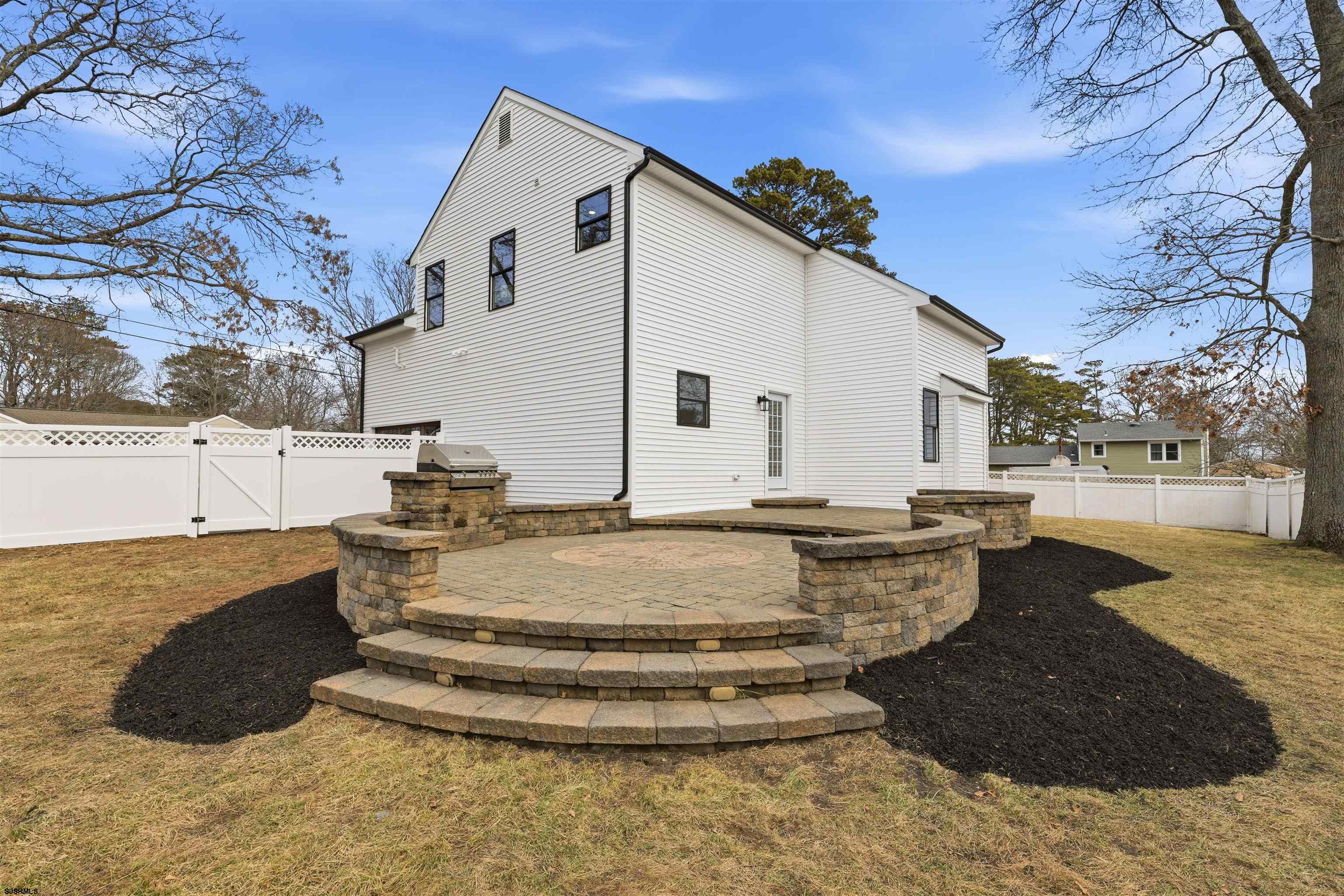 105 Hillside Ave