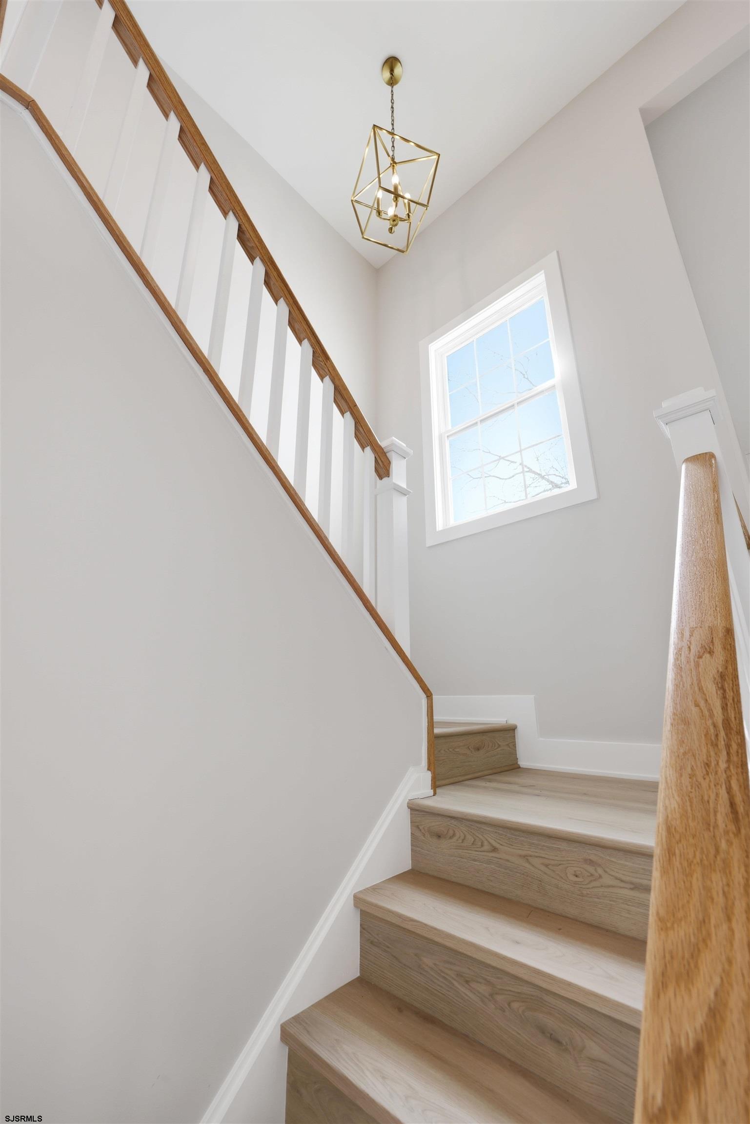 105 Hillside Ave