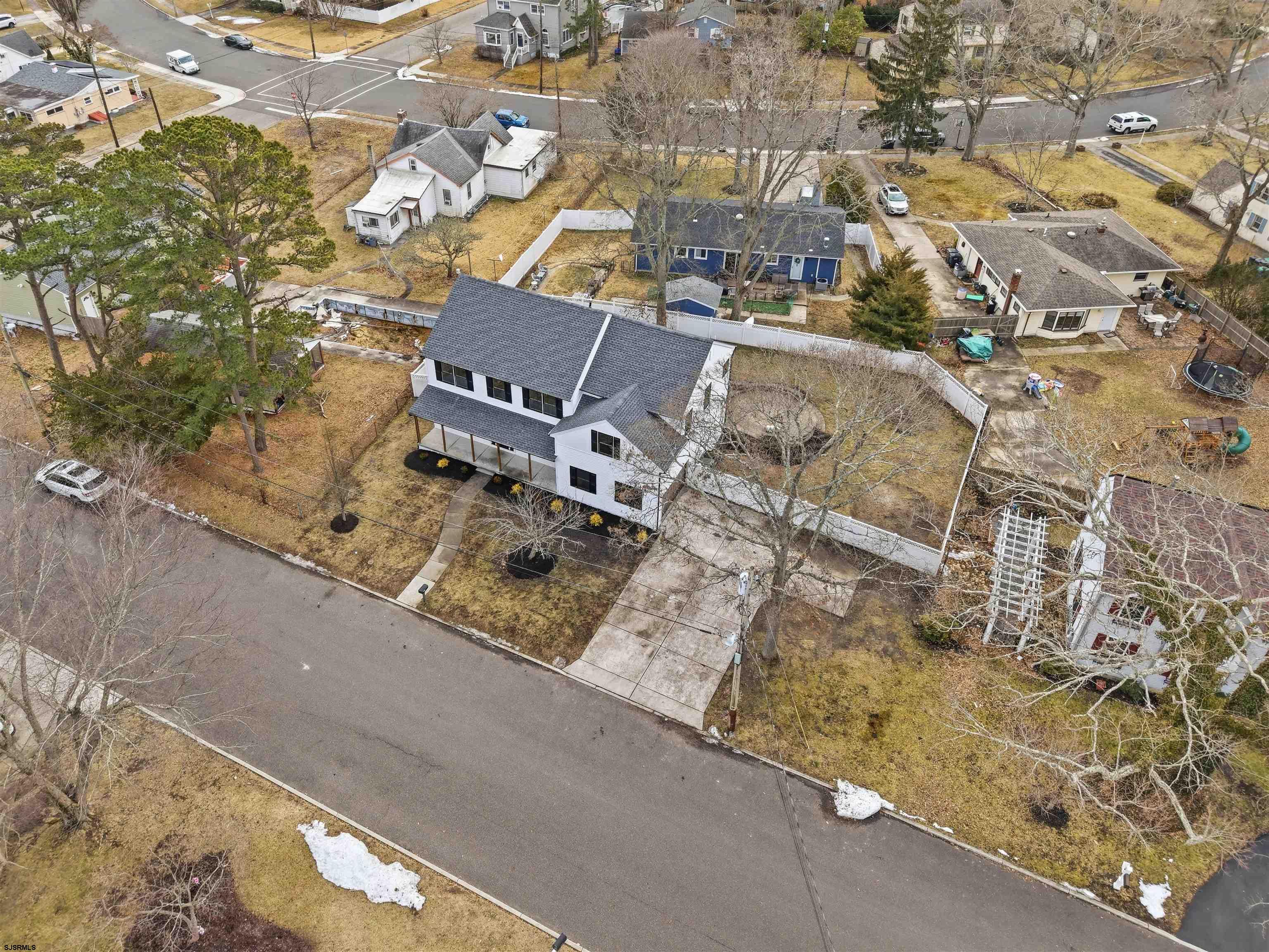 105 Hillside Ave