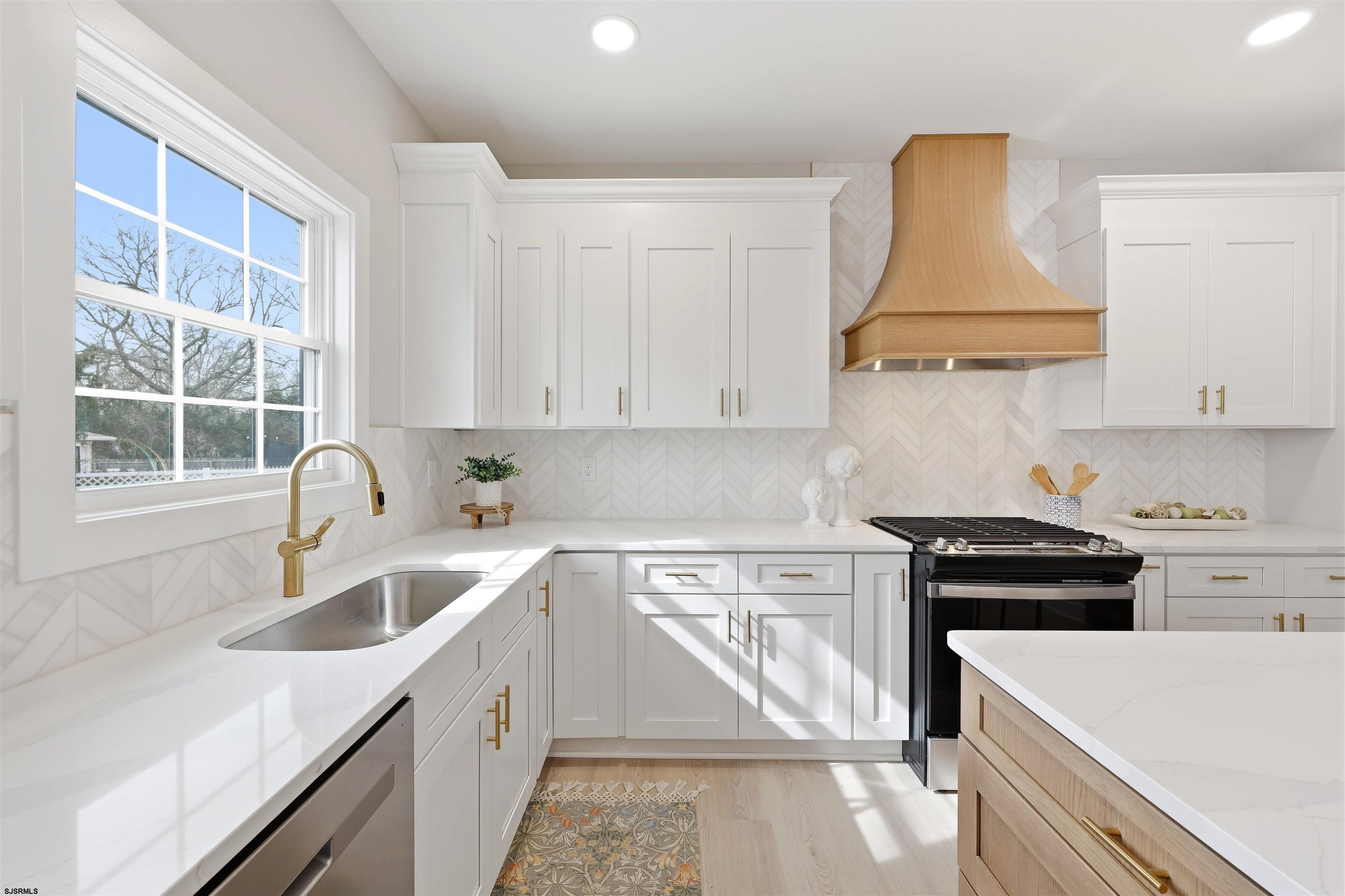 105 Hillside Ave