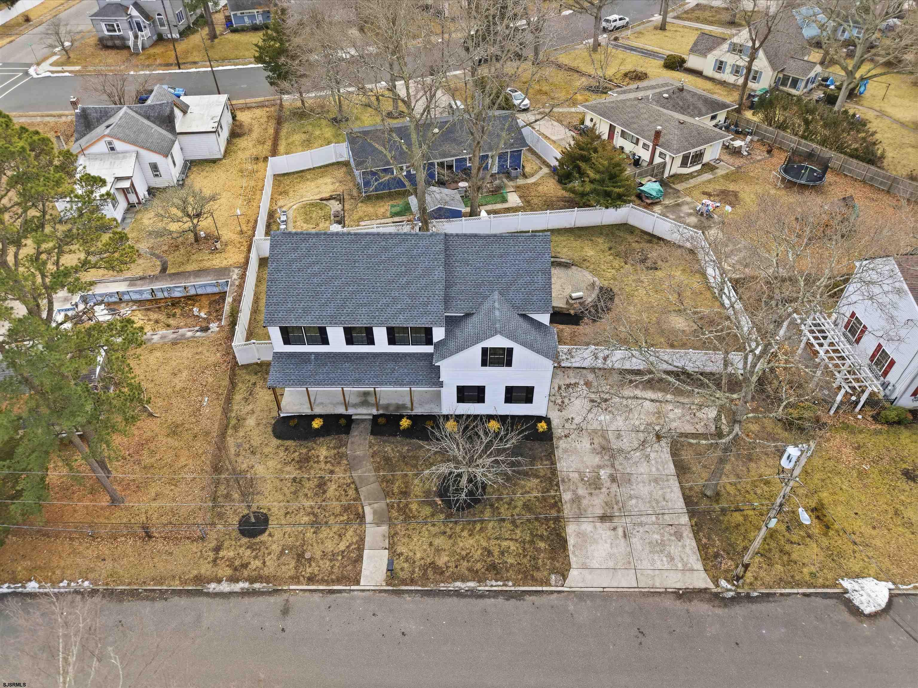 105 Hillside Ave