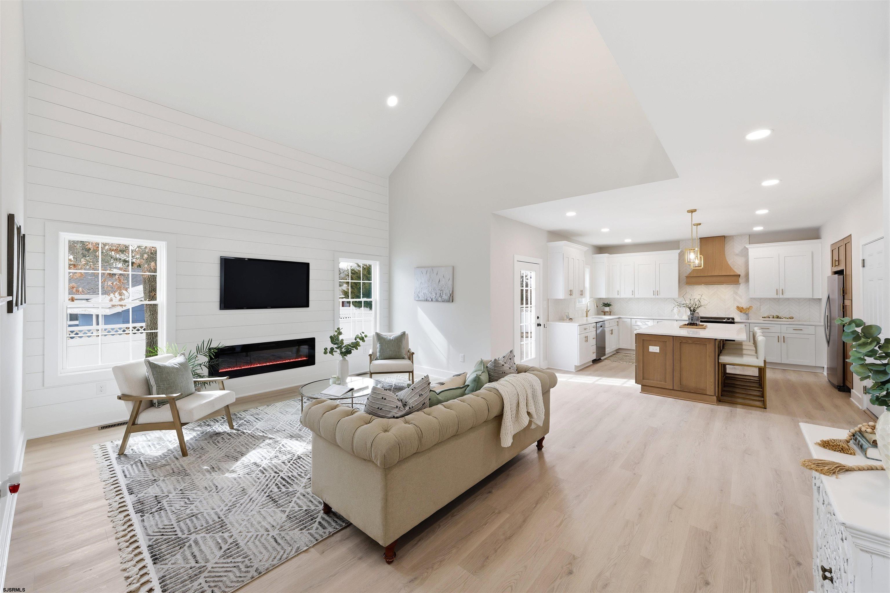 105 Hillside Ave
