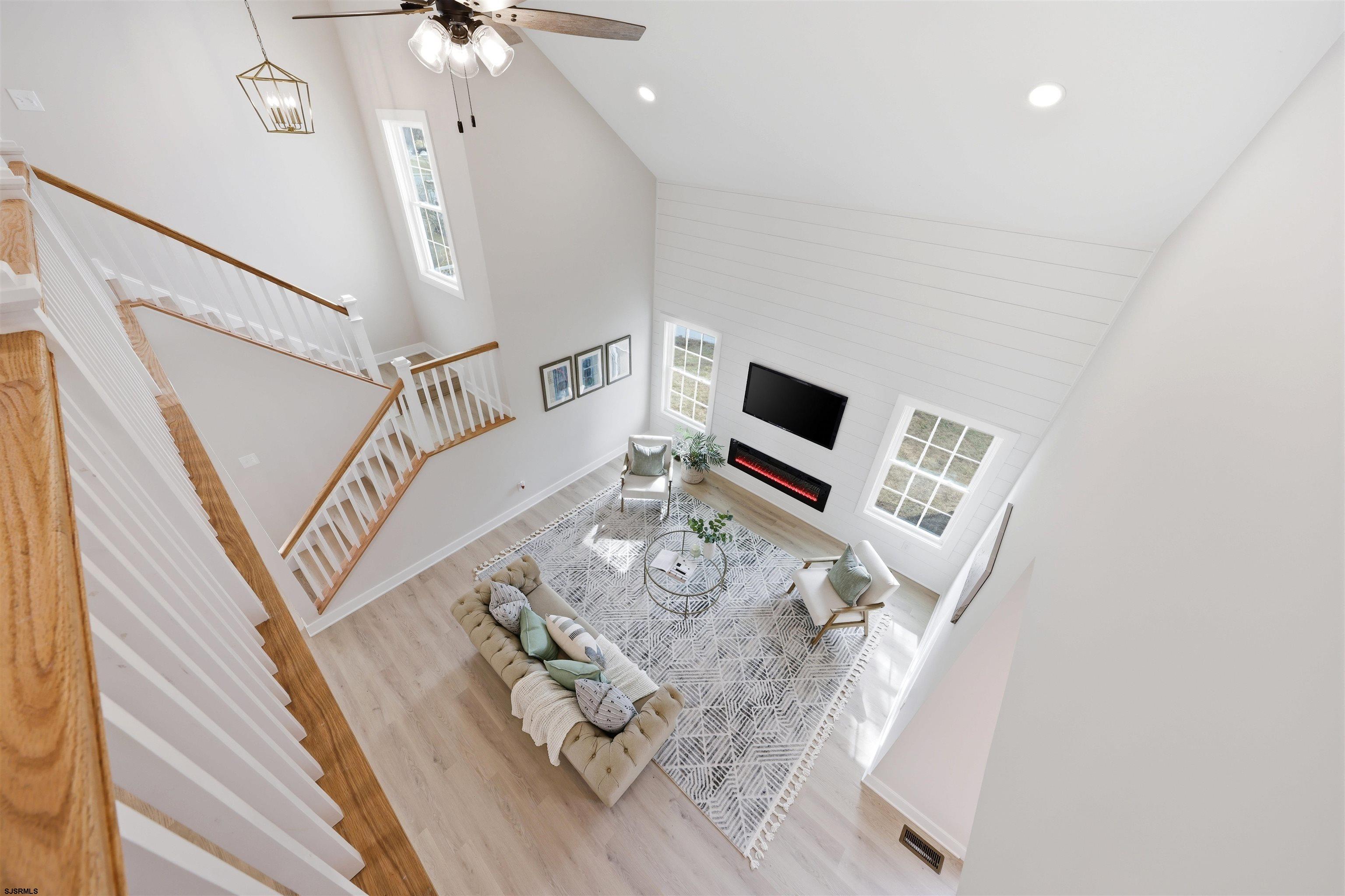 105 Hillside Ave