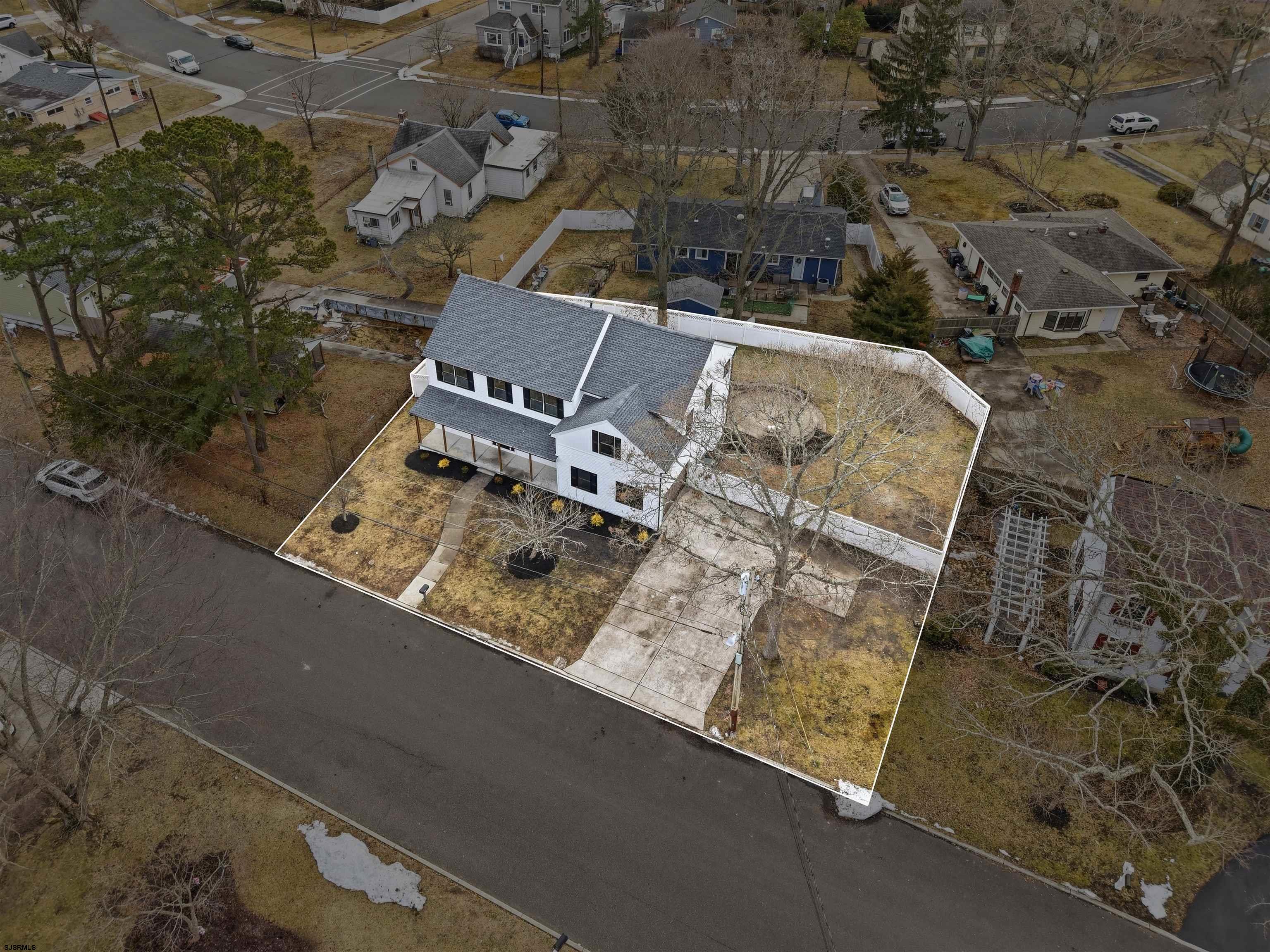 105 Hillside Ave