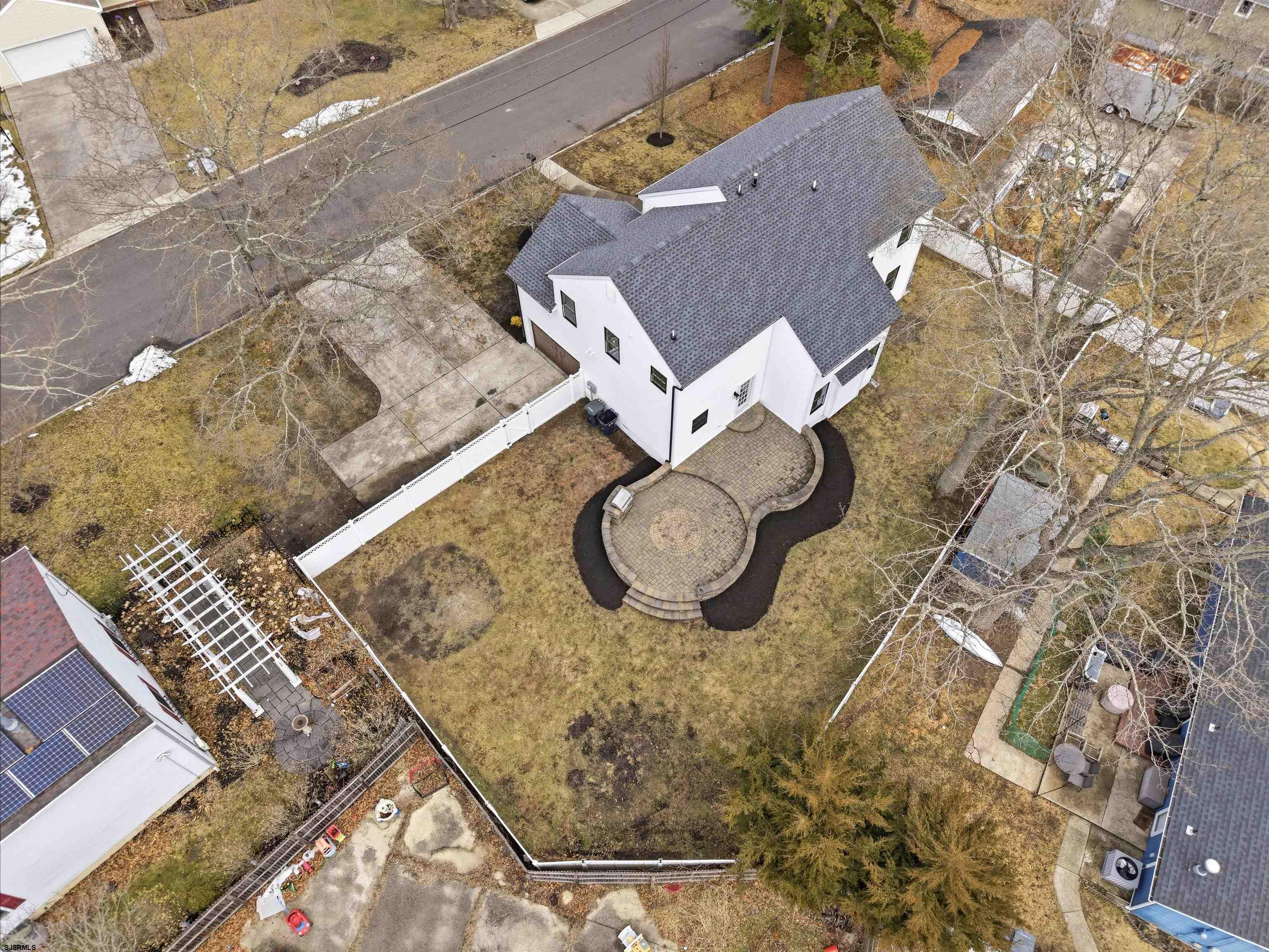 105 Hillside Ave