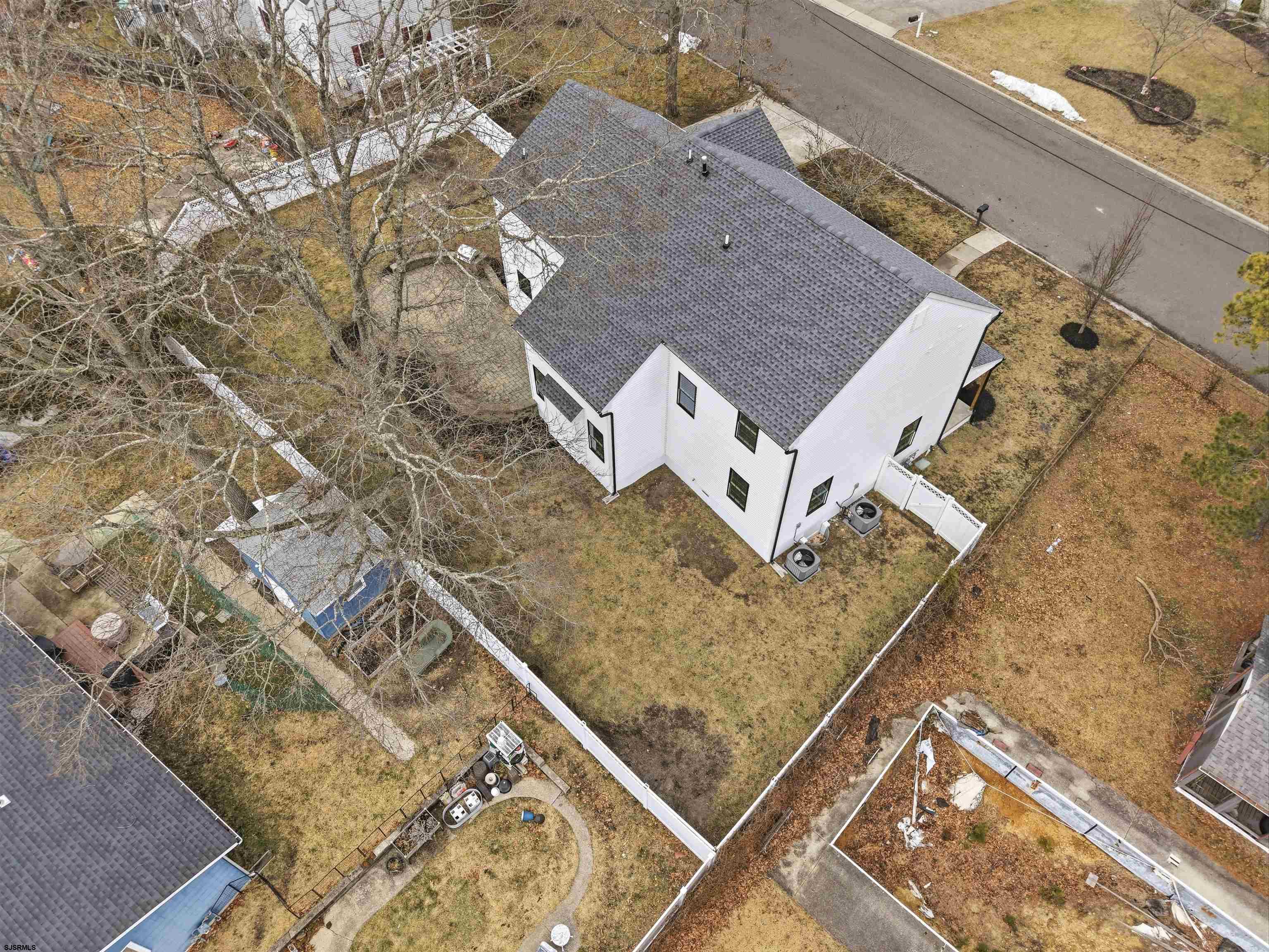 105 Hillside Ave