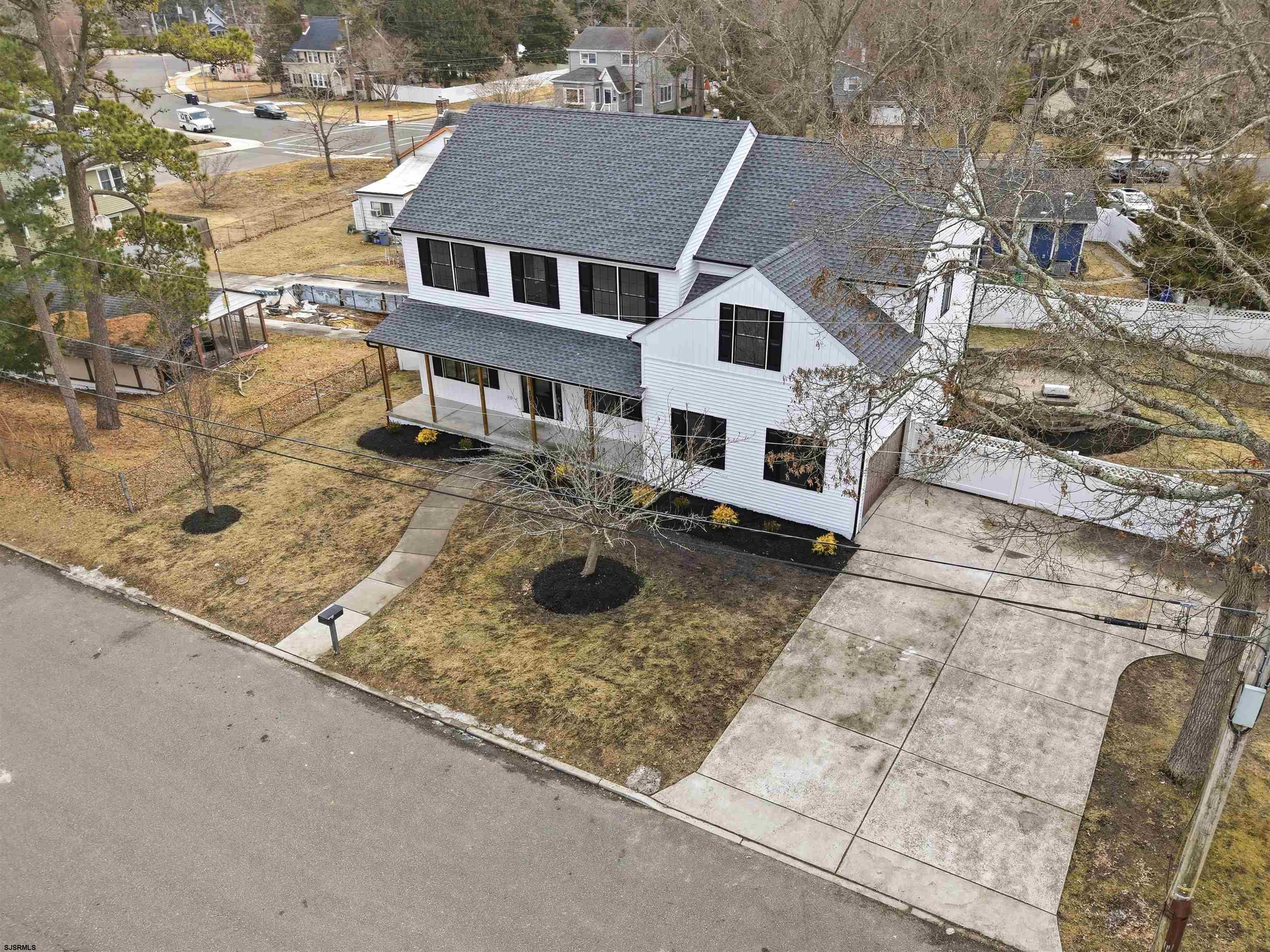 105 Hillside Ave