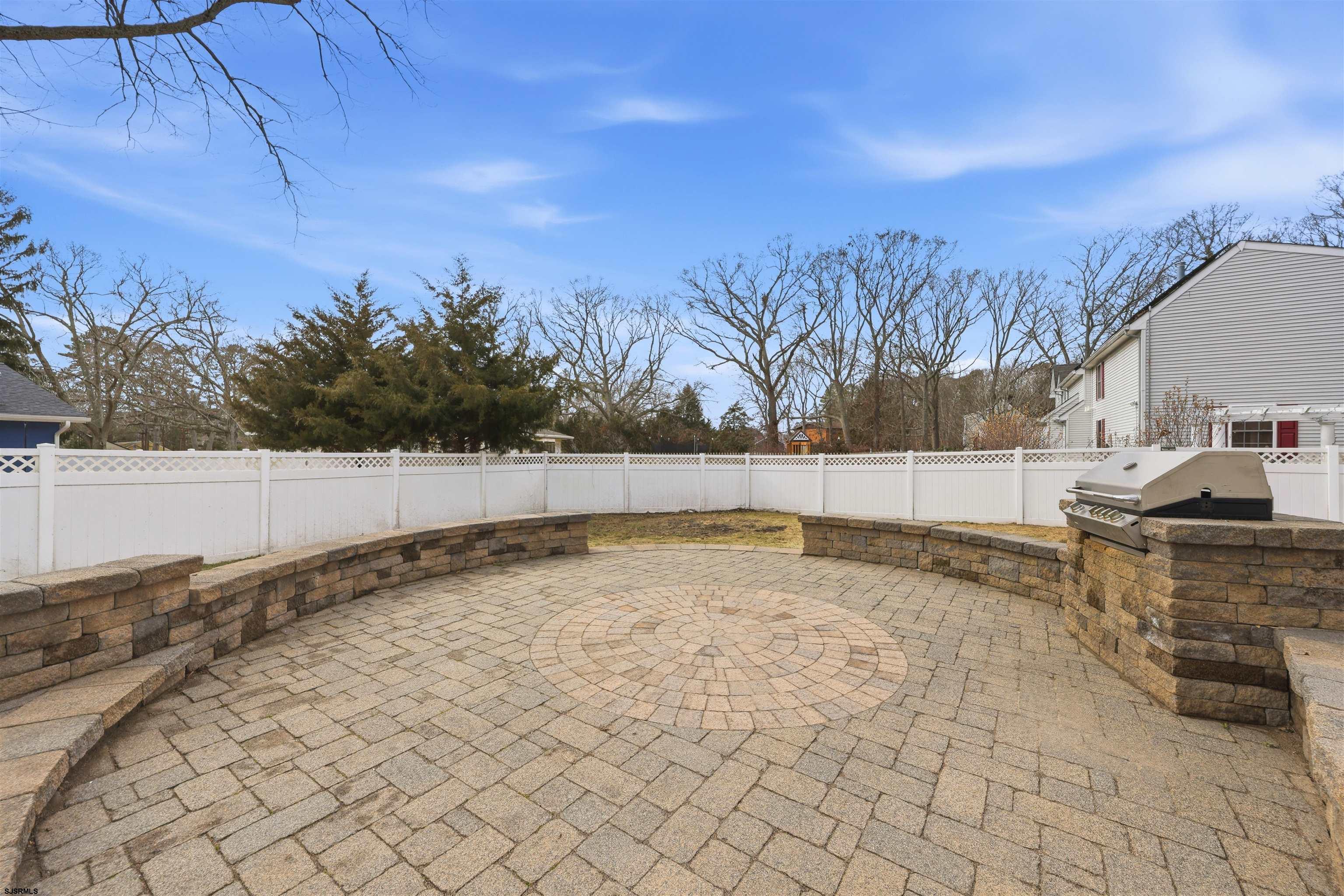 105 Hillside Ave