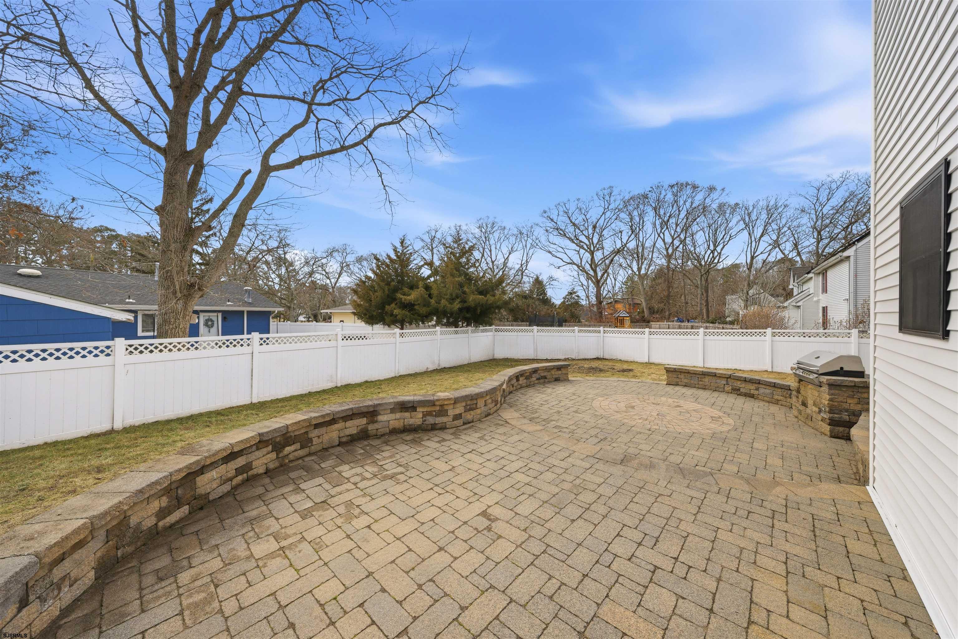 105 Hillside Ave