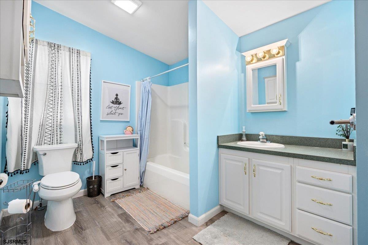 18 Knollwood Dr