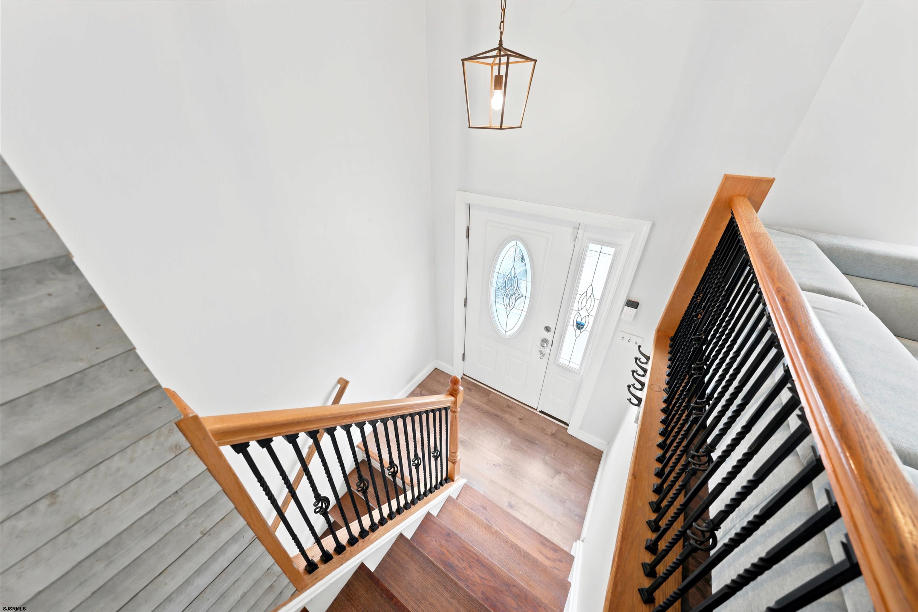 2 E Ridgewood Ave