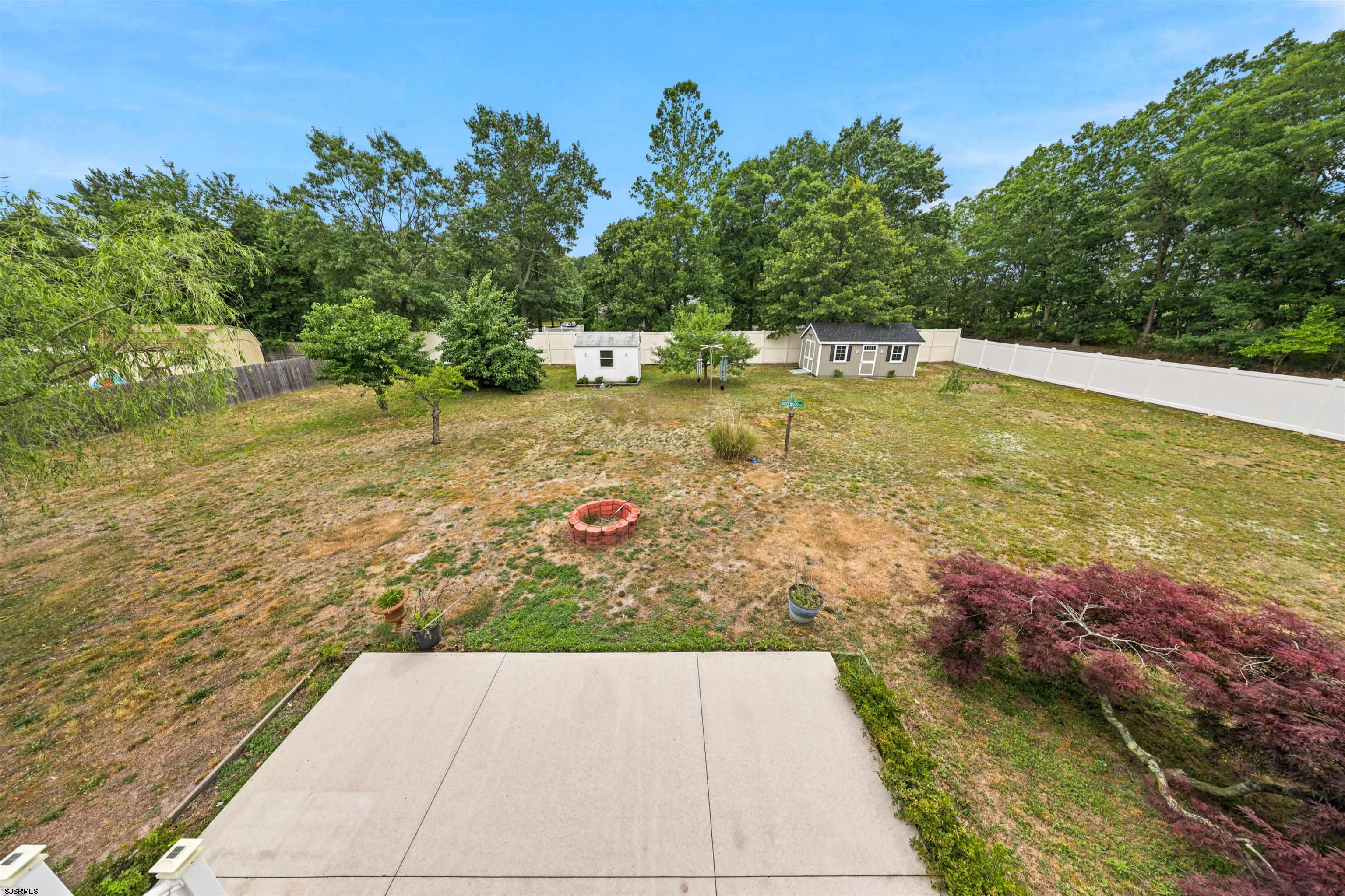 2 E Ridgewood Ave