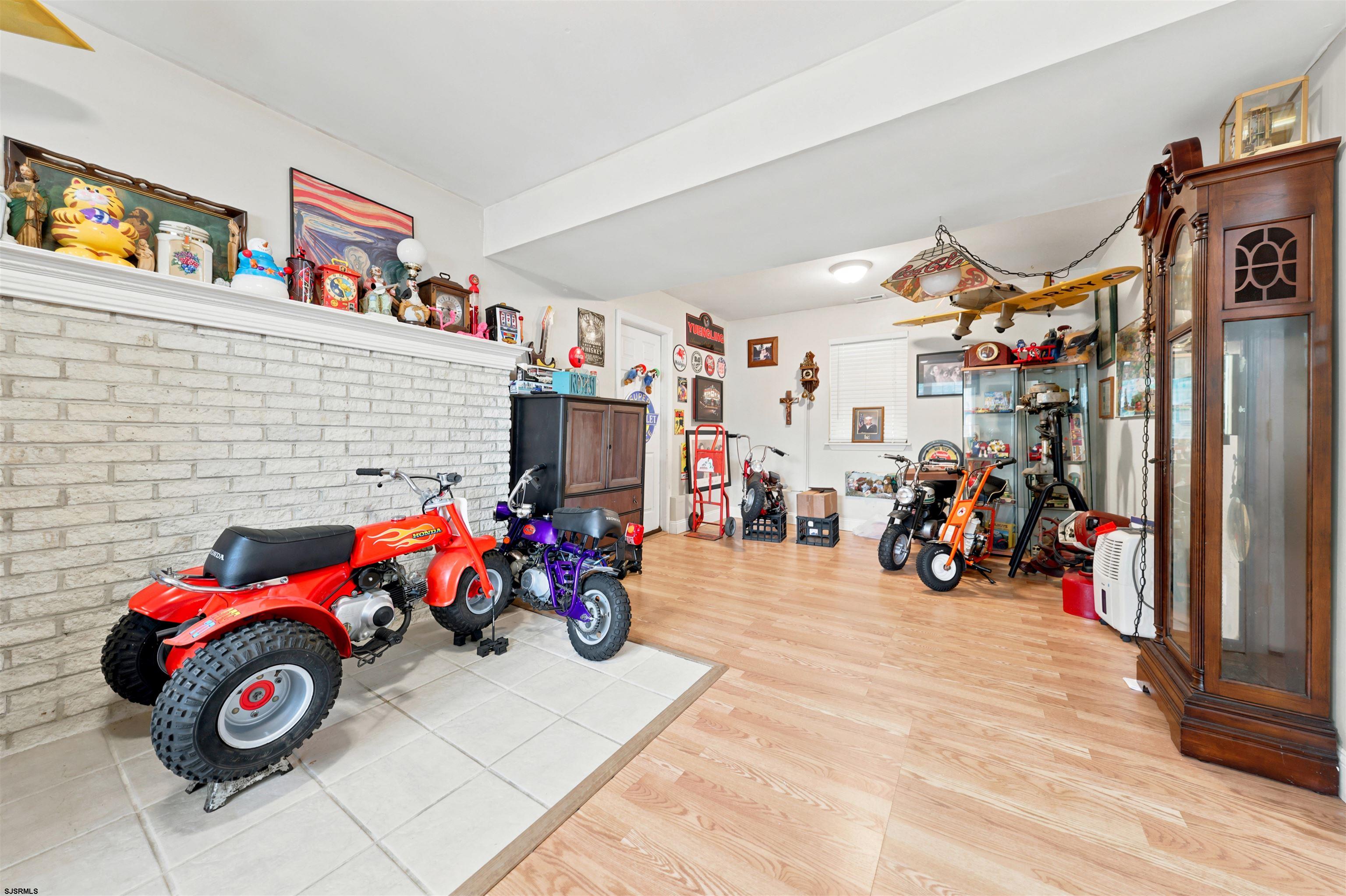 2 E Ridgewood Ave