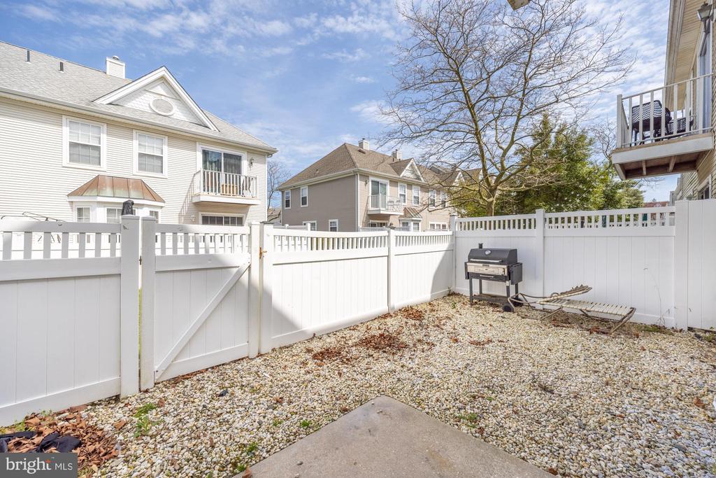 71 ANCHORAGE COURT Unit: 1005