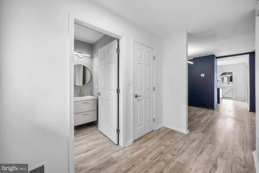 71 ANCHORAGE COURT Unit: 1005