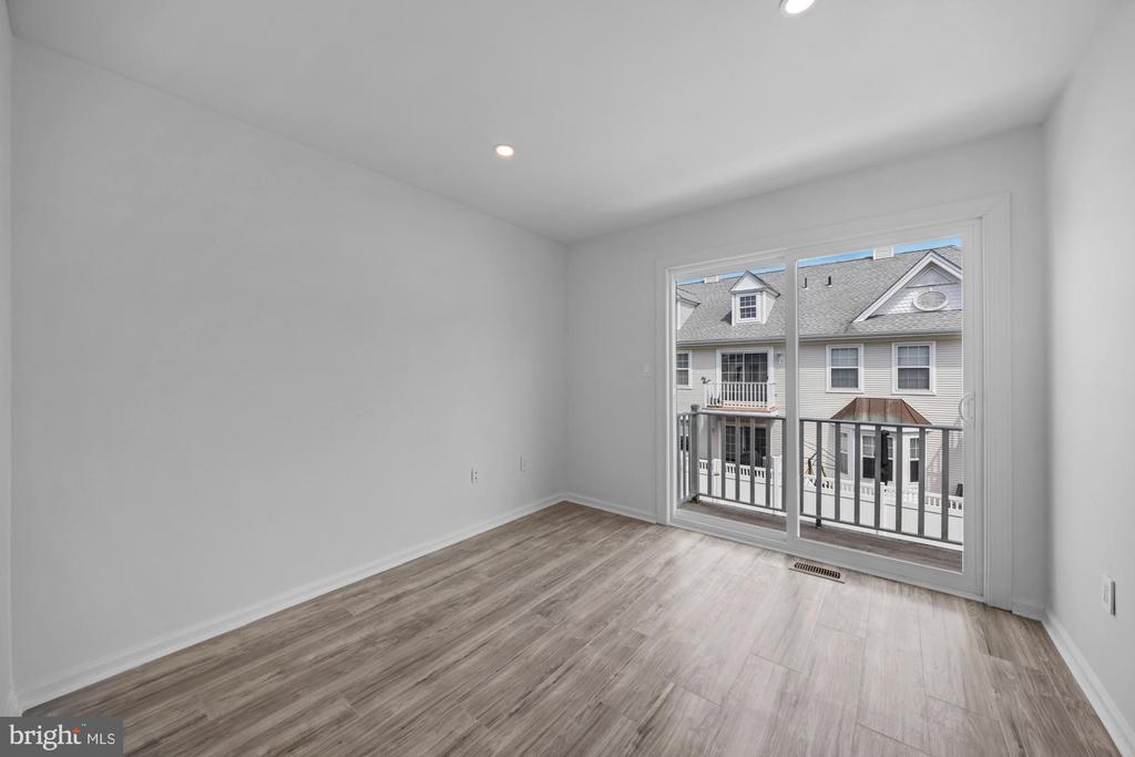 71 ANCHORAGE COURT Unit: 1005