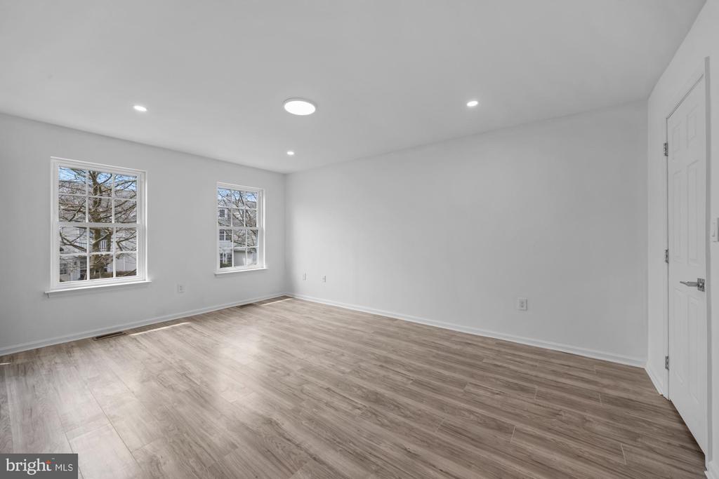 71 ANCHORAGE COURT Unit: 1005