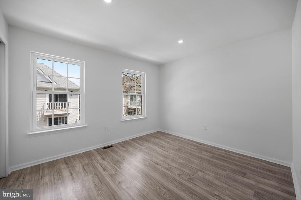 71 ANCHORAGE COURT Unit: 1005