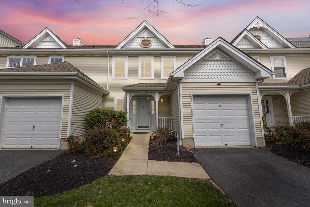 71 ANCHORAGE COURT Unit: 1005
