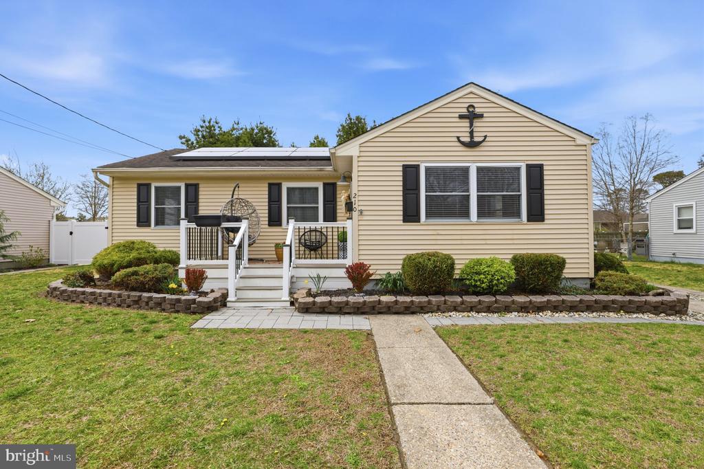 210 RIDGEWOOD DRIVE