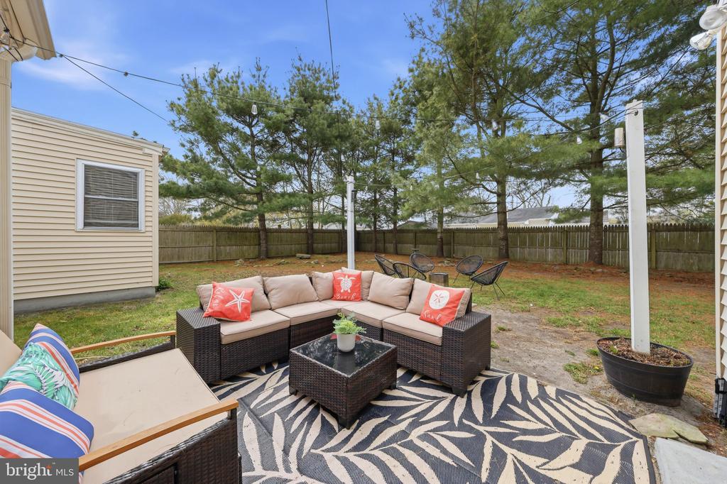 210 RIDGEWOOD DRIVE