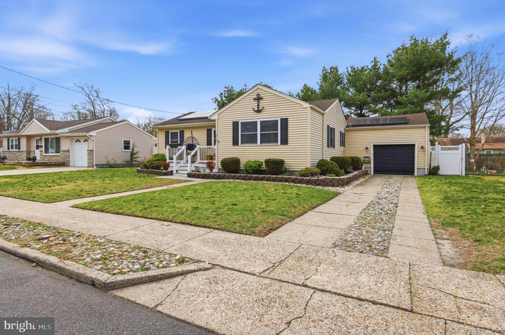 210 RIDGEWOOD DRIVE