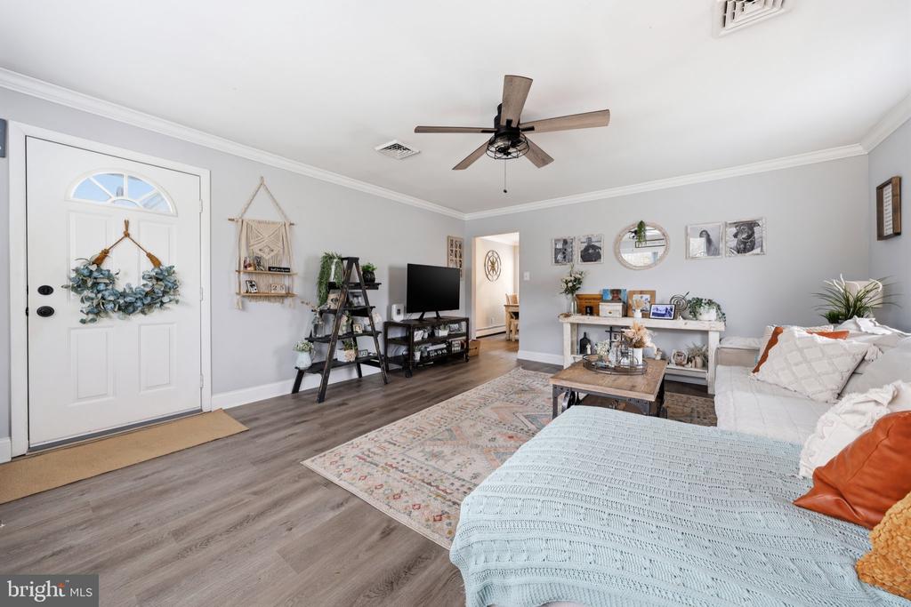 210 RIDGEWOOD DRIVE