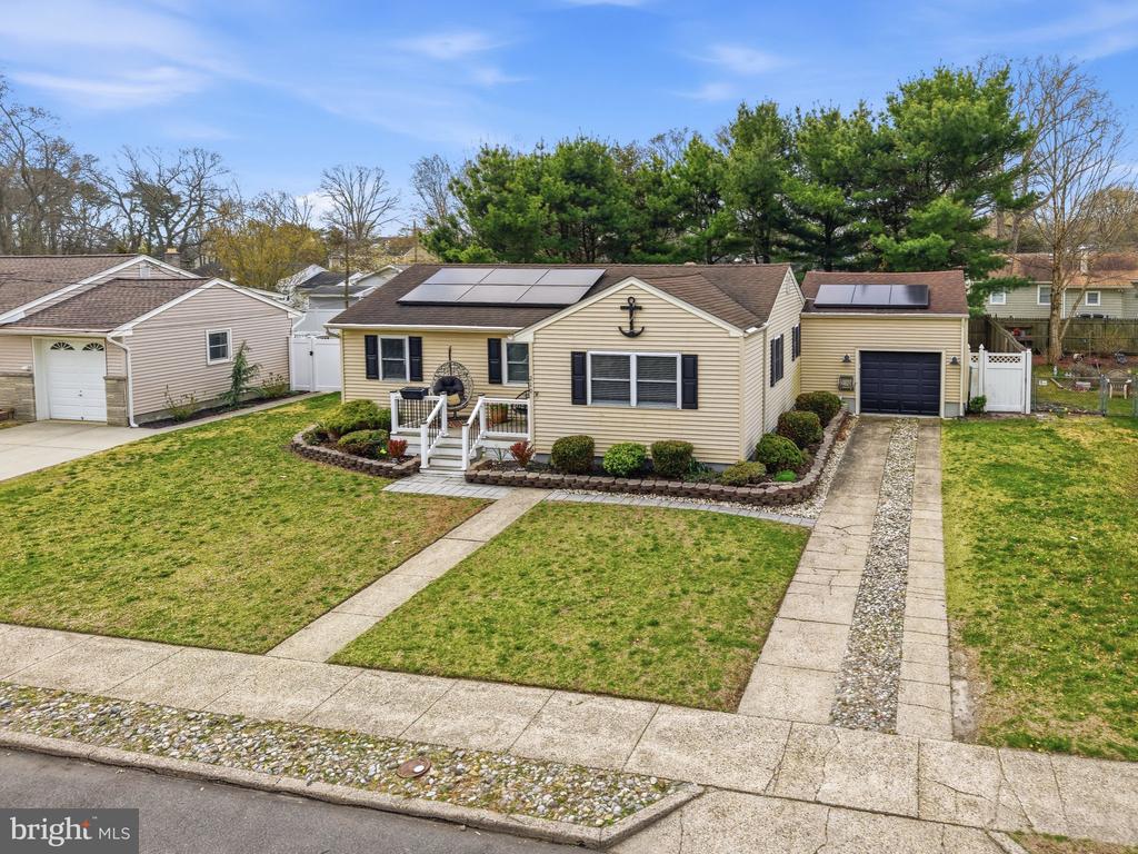 210 RIDGEWOOD DRIVE