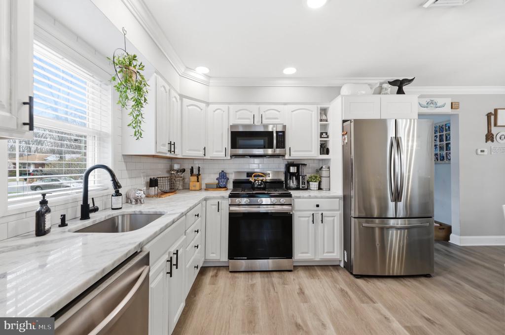 210 RIDGEWOOD DRIVE