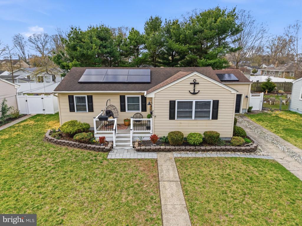 210 RIDGEWOOD DRIVE