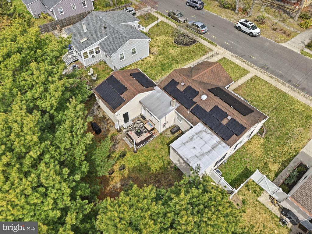 210 RIDGEWOOD DRIVE