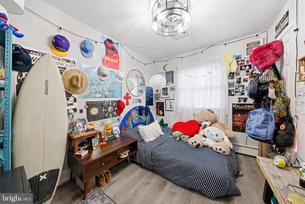 210 RIDGEWOOD DRIVE