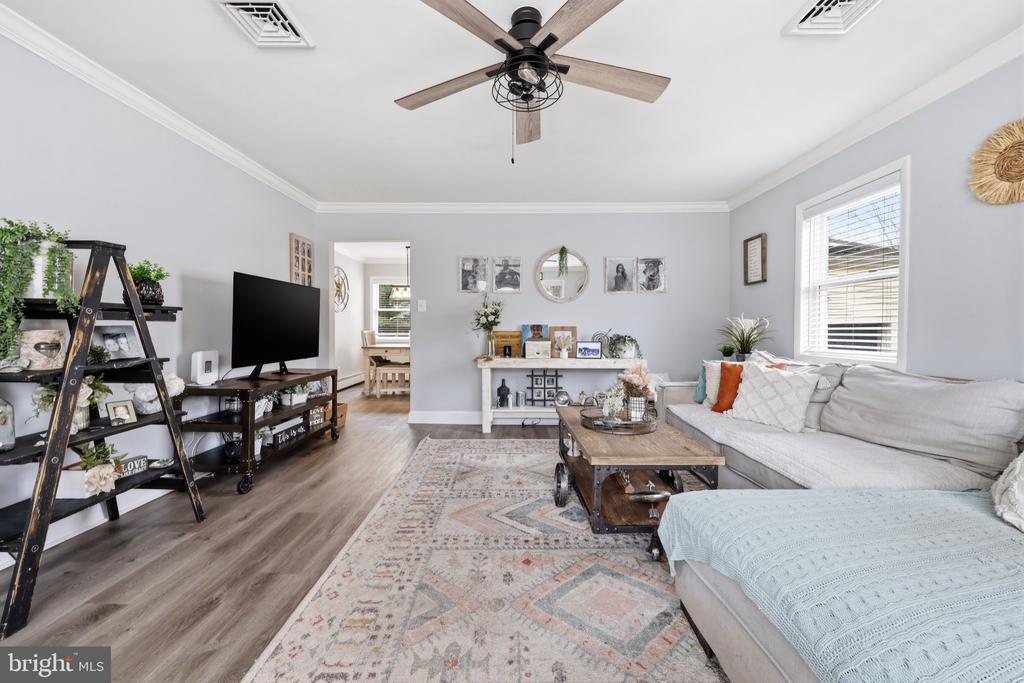 210 RIDGEWOOD DRIVE