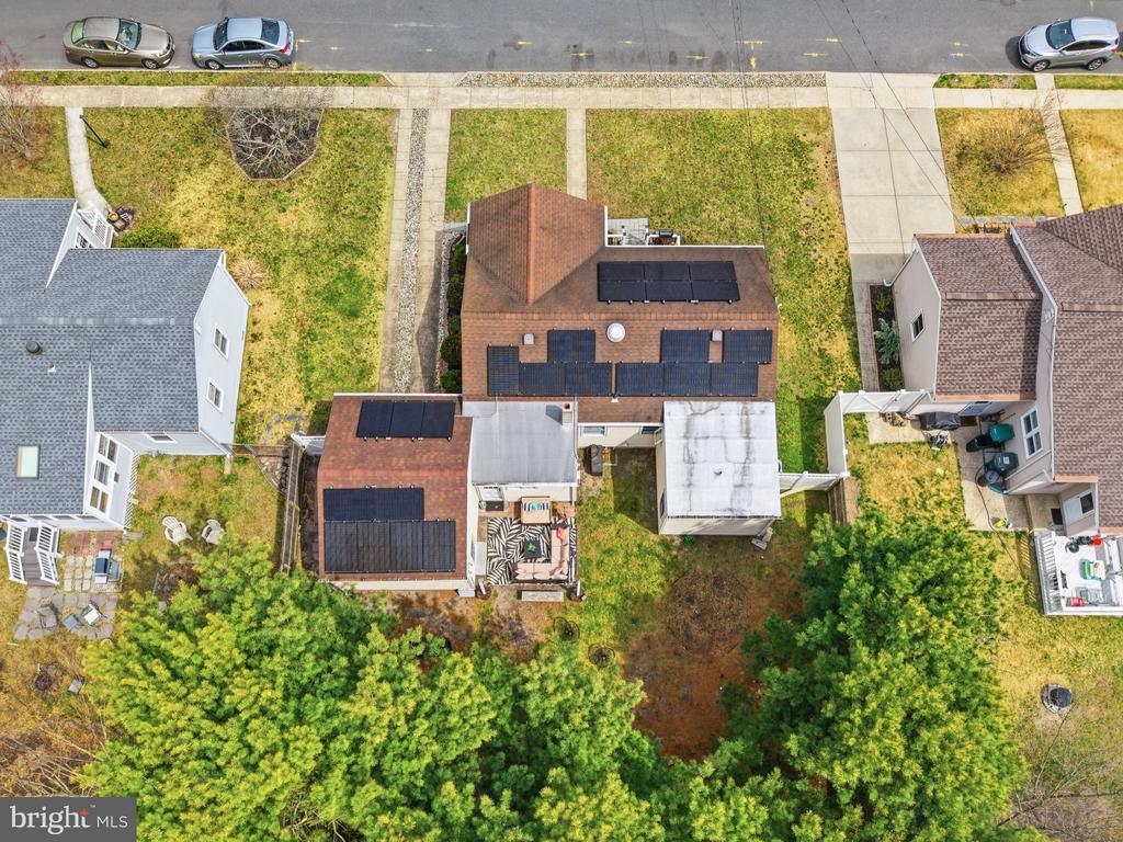 210 RIDGEWOOD DRIVE