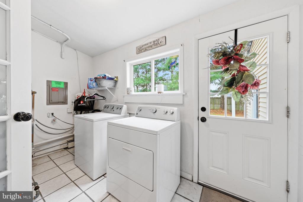210 RIDGEWOOD DRIVE