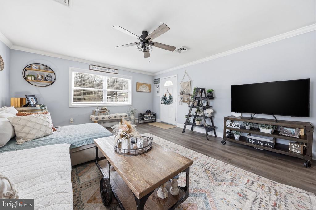 210 RIDGEWOOD DRIVE
