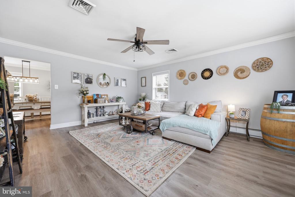 210 RIDGEWOOD DRIVE