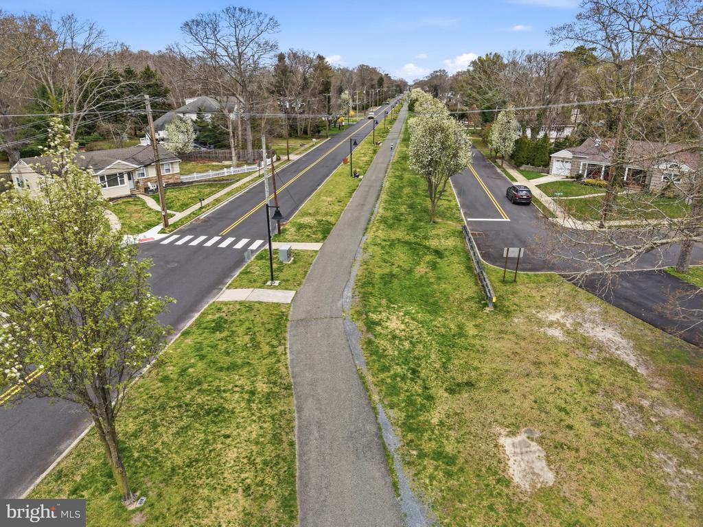 210 RIDGEWOOD DRIVE