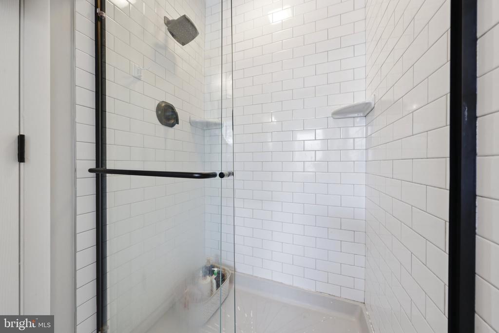 210 RIDGEWOOD DRIVE