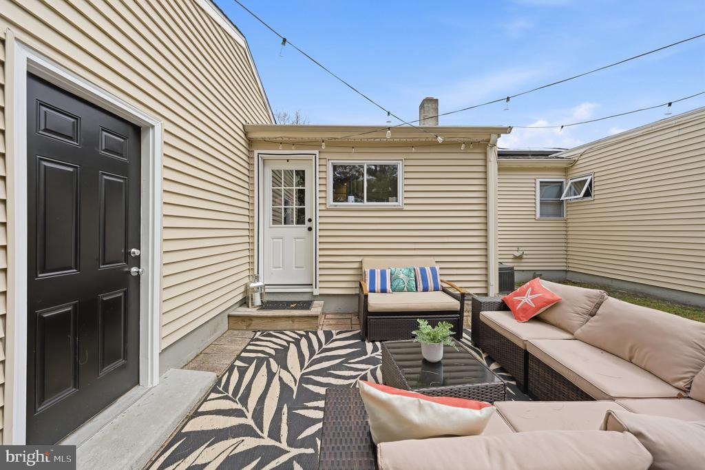 210 RIDGEWOOD DRIVE