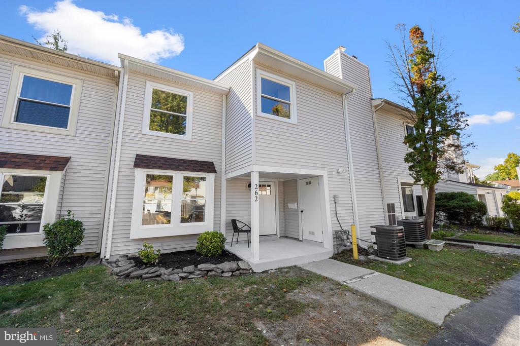 262 GRISSCOM COURT