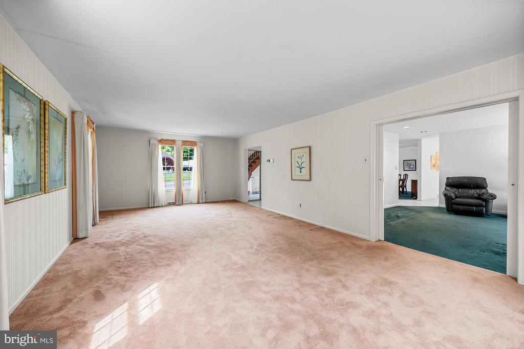 1 CARRIAGE WAY