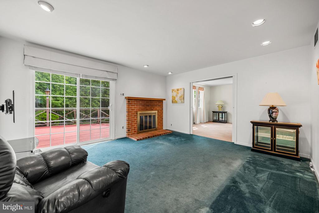 1 CARRIAGE WAY