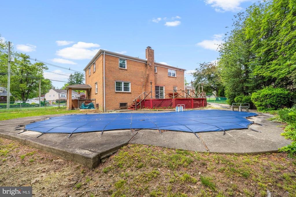 1 CARRIAGE WAY