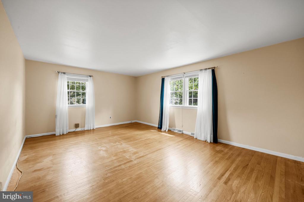 1 CARRIAGE WAY