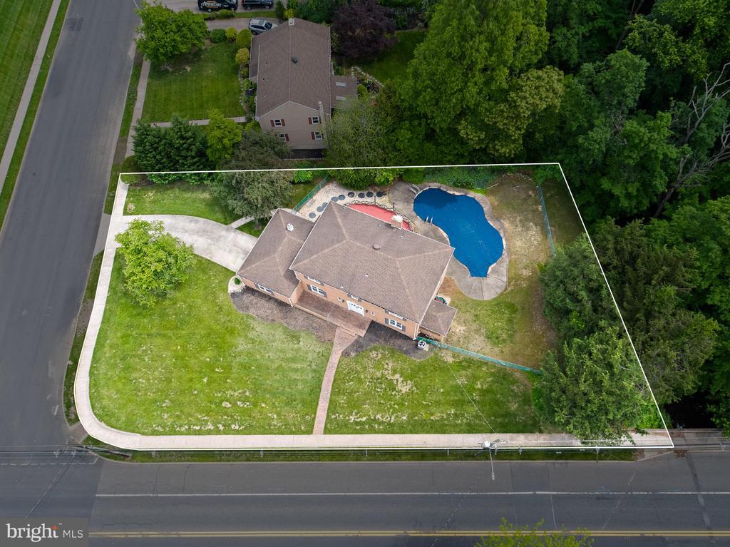 1 CARRIAGE WAY