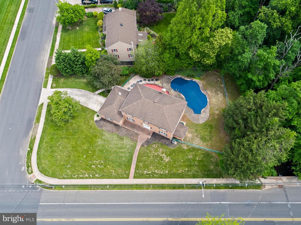 1 CARRIAGE WAY