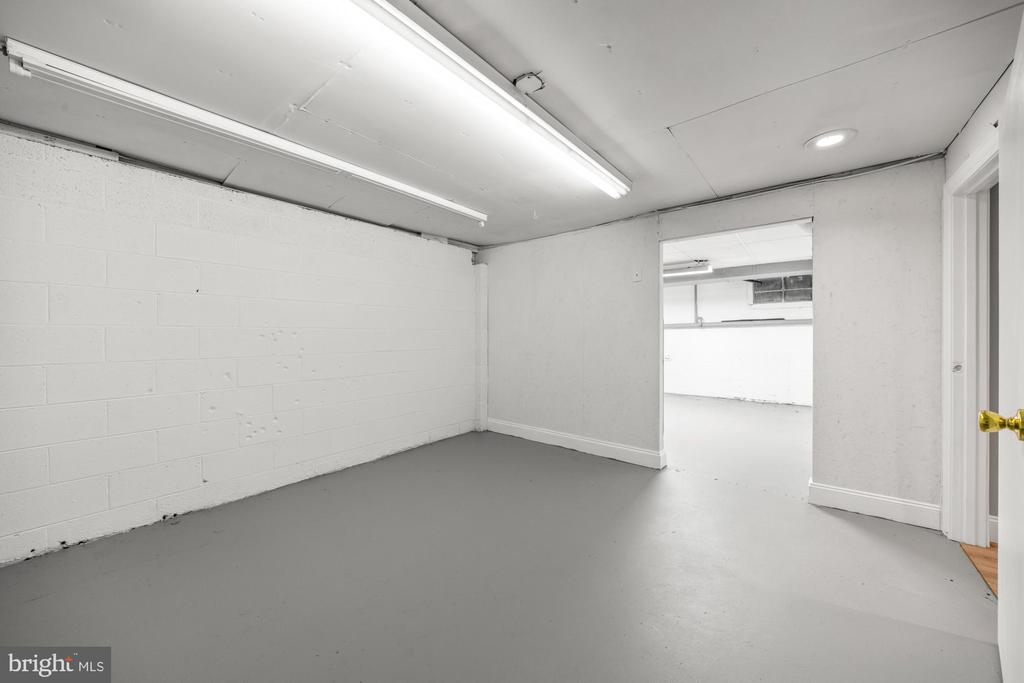 1 CARRIAGE WAY